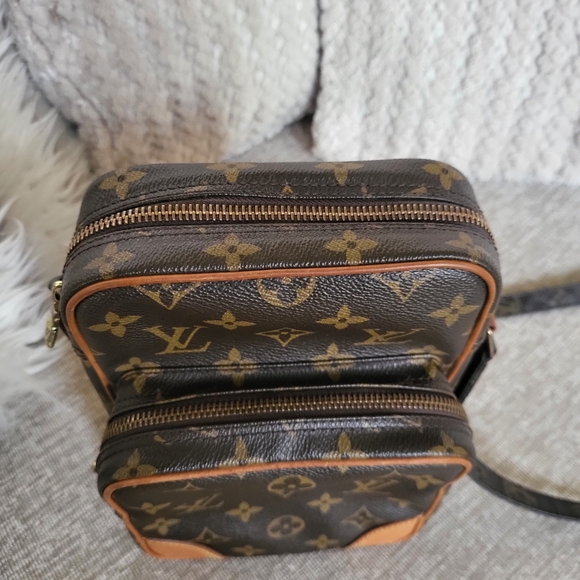 Authentic LOUIS VUITTON Monogram Amazone Shoulder Cross Body Bag - Picture 12 of 12